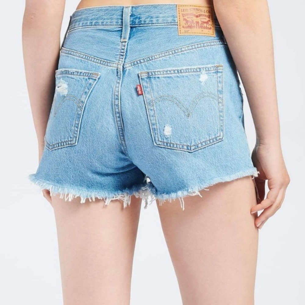 Levi’s 501 High Rise Jean Shorts 32 Light Wash Raw Hem Distressed Button Fly - Picture 3 of 8
